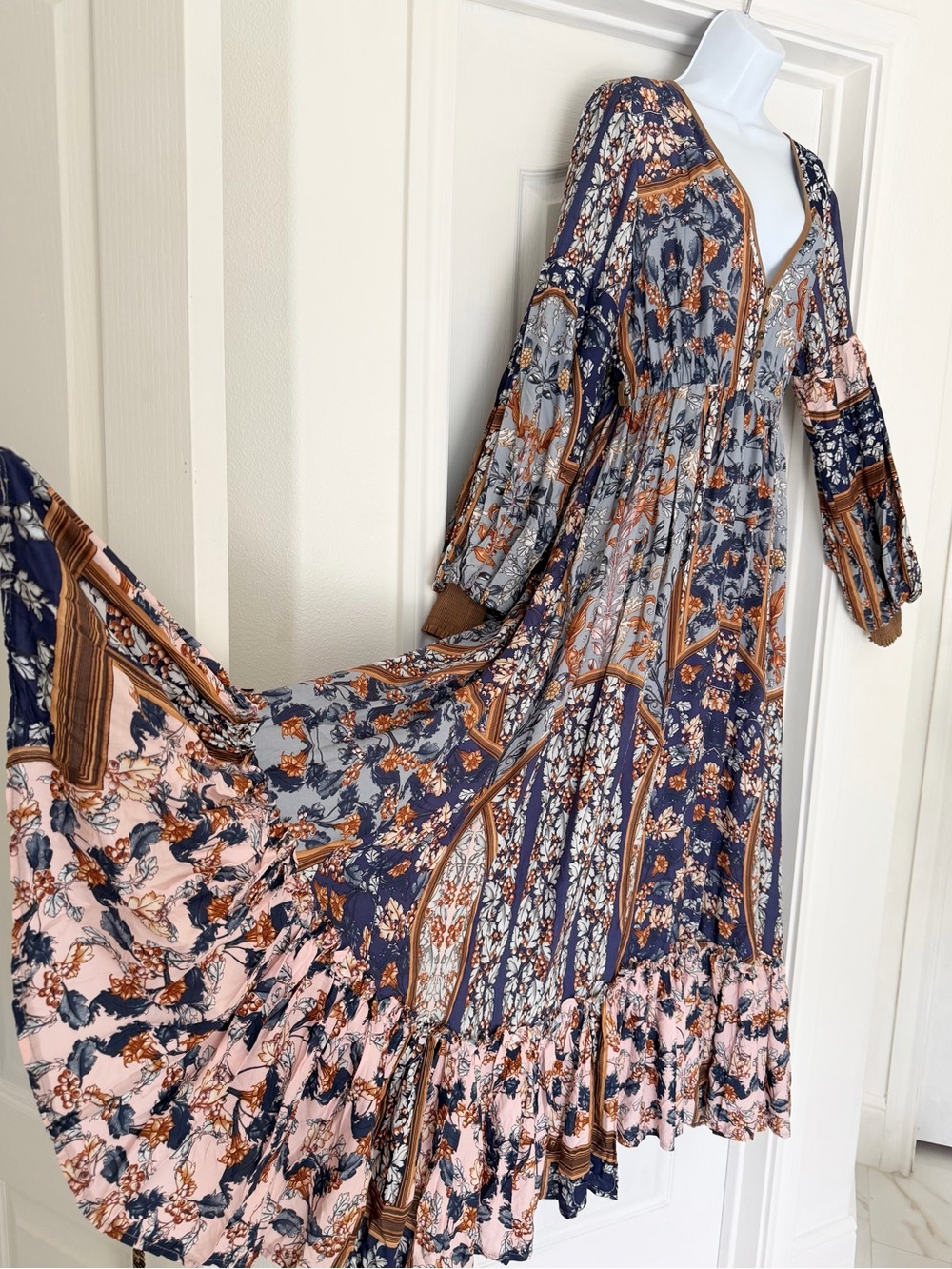 Jaase Cyrus Blue Floral Boho Renaissance Maxi Dress M NWT
